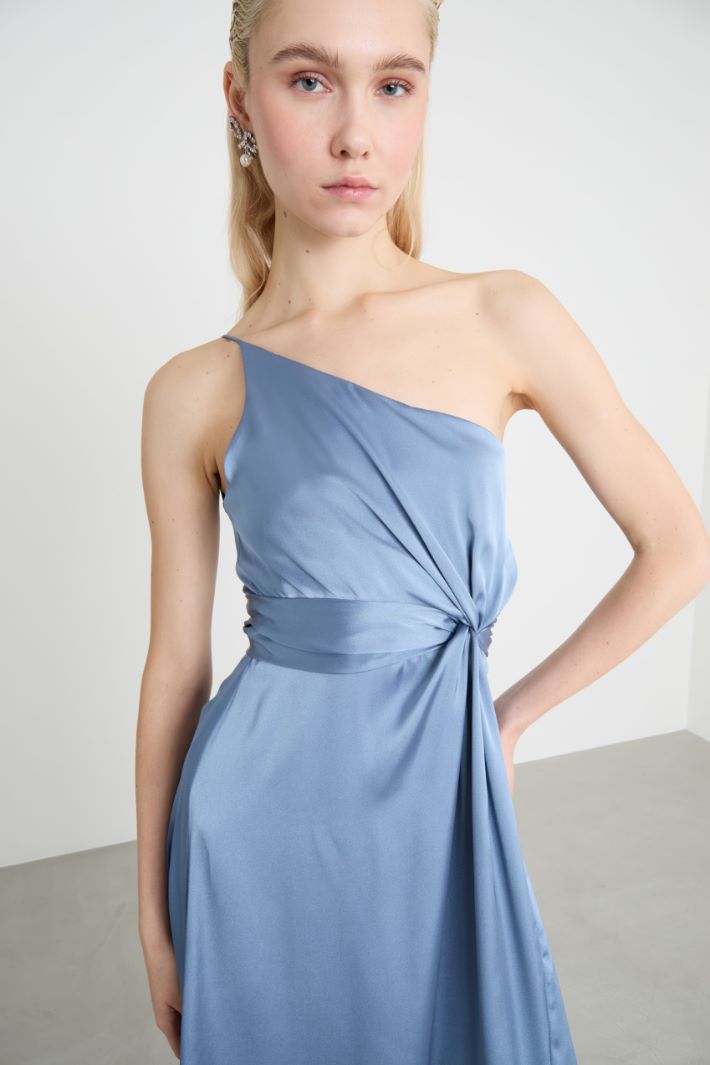 Satin one-shoulder dress Intrend - 3