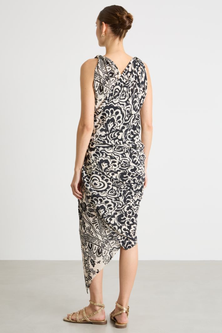 Abito asimmetrico con dettaglio di nodo Intrend - 4