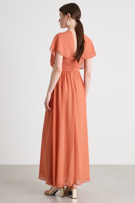 Abito con scollo a V incrociato