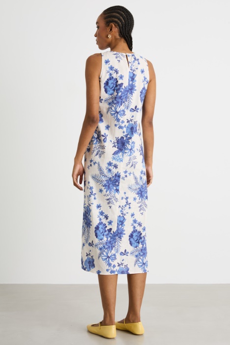 Abito in tela con spacchi