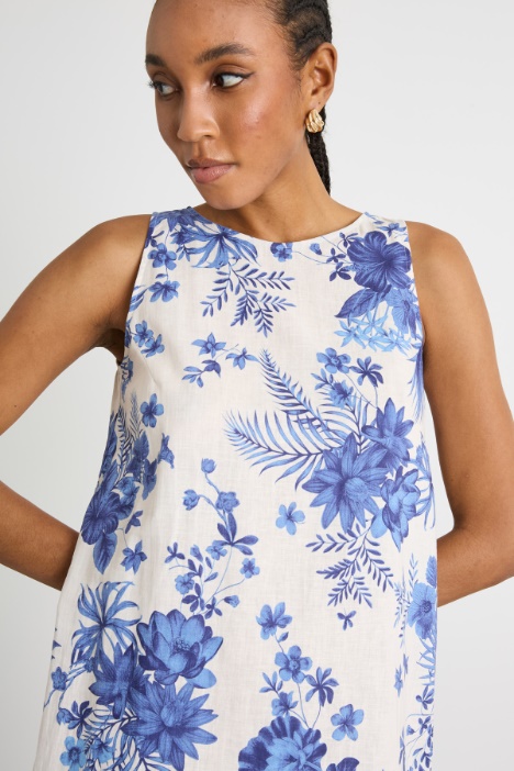 Abito in tela con spacchi