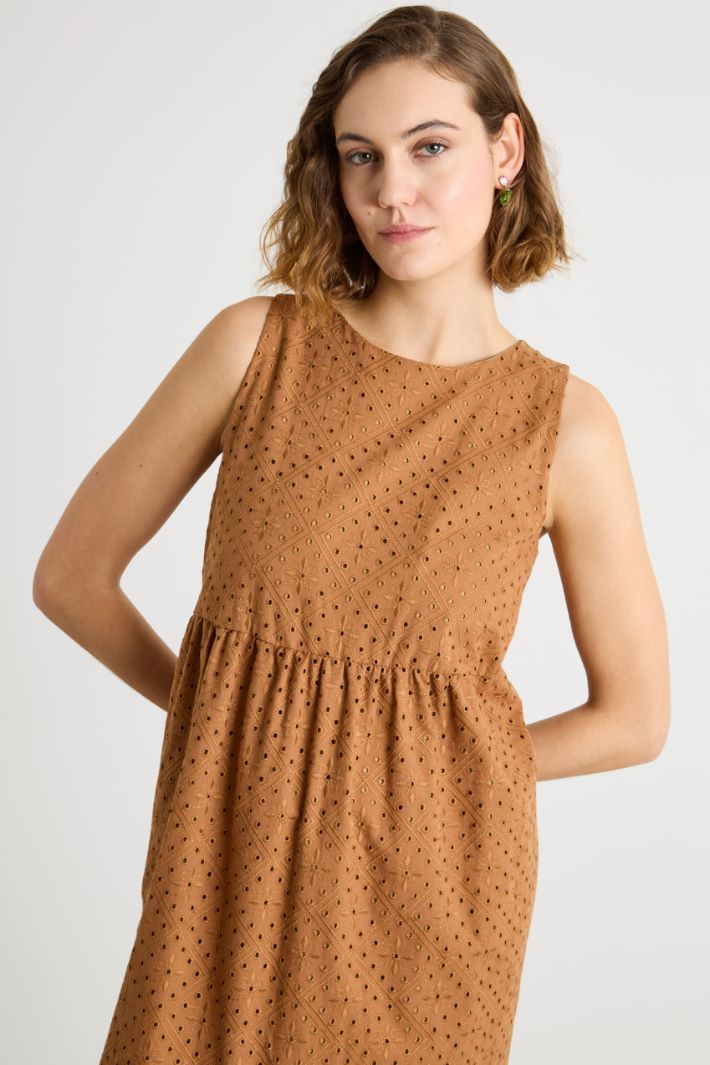 Flounced broderie anglaise dress Intrend - 3