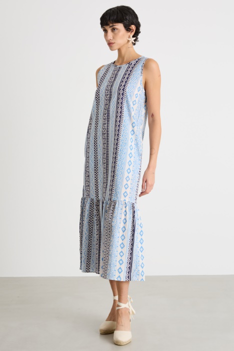 Abito svasato con balza