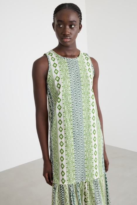 Abito svasato con balza