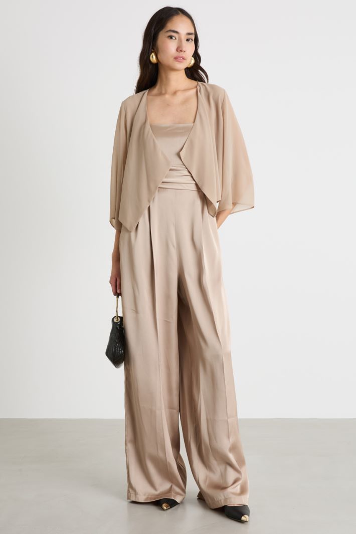 Technical satin jumpsuit with shrug Intrend