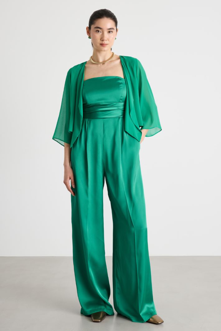 Tuta in raso tecnico con coprispalle Intrend