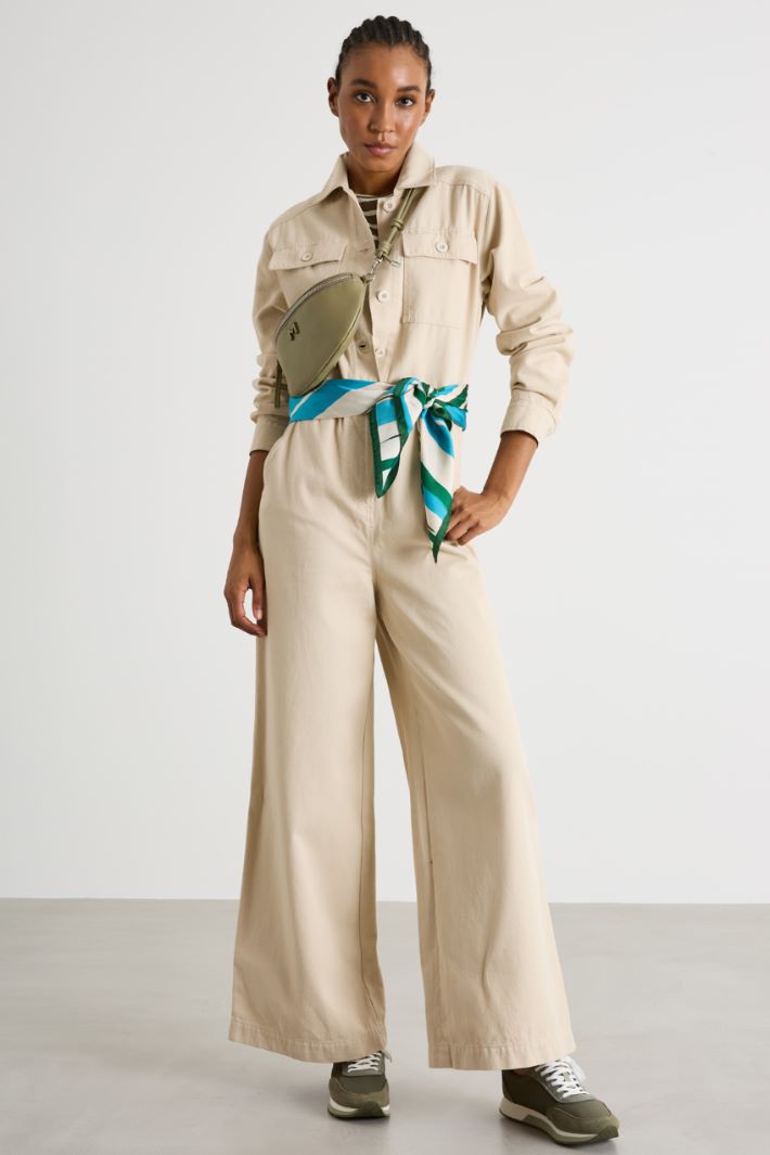 Tuta in drill con tasche Intrend