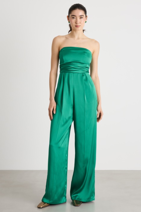 Tuta smanicata in raso