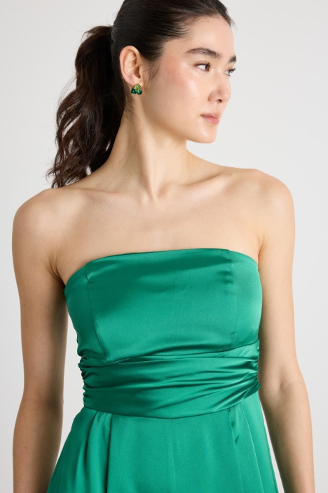 Tuta smanicata in raso