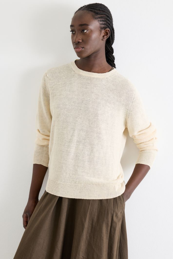 Crew-neck jumper in smooth-knit linen Intrend - 2