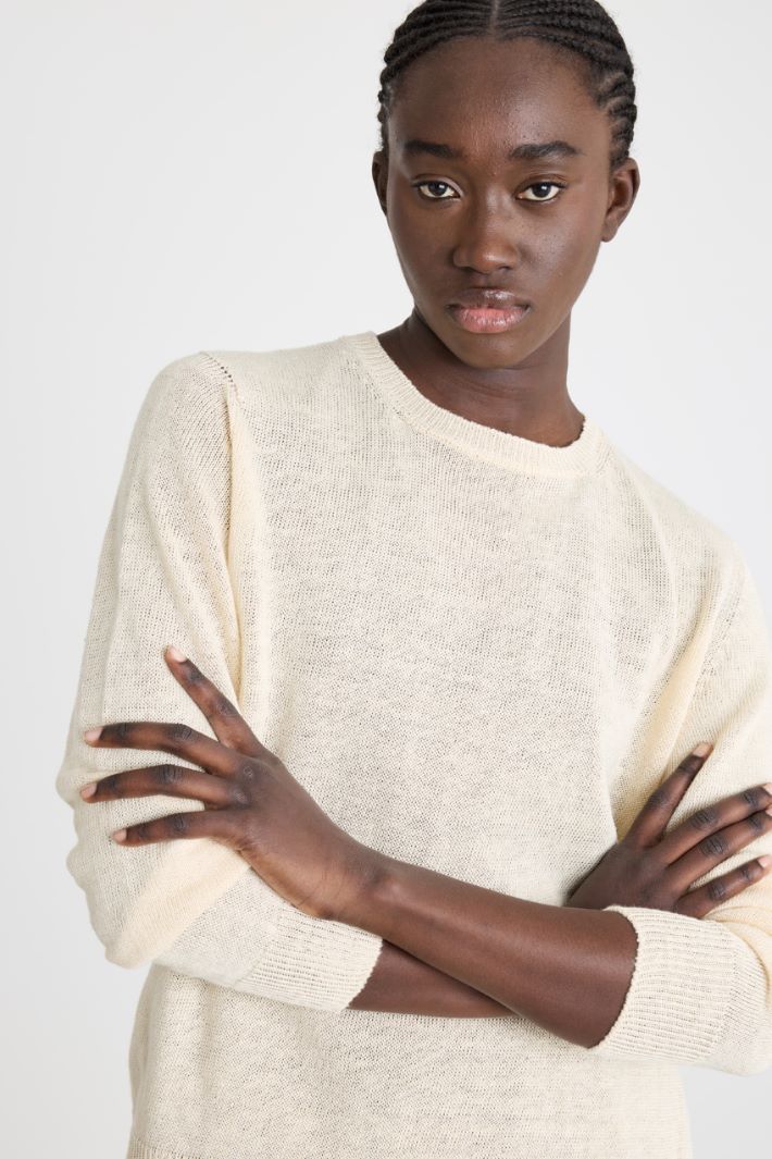 Crew-neck jumper in smooth-knit linen Intrend - 3