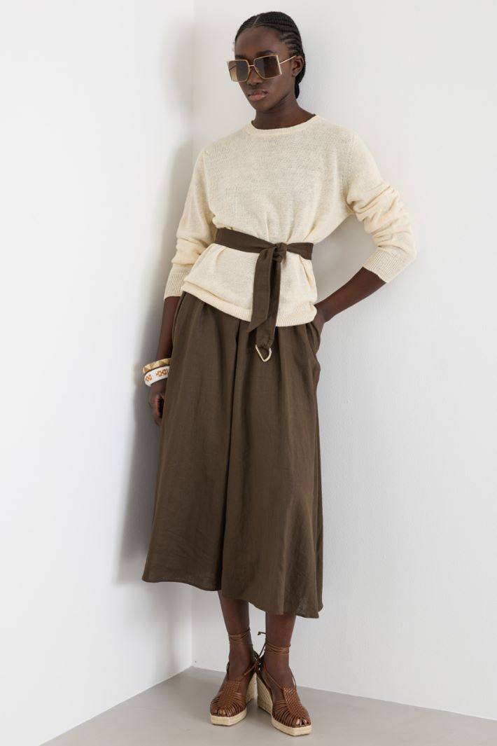 Crew-neck jumper in smooth-knit linen Intrend