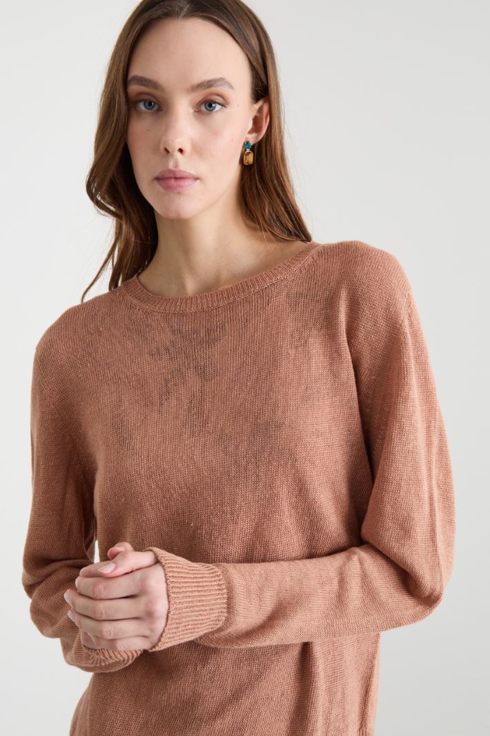 Crew-neck jumper in smooth-knit linen Intrend - 3
