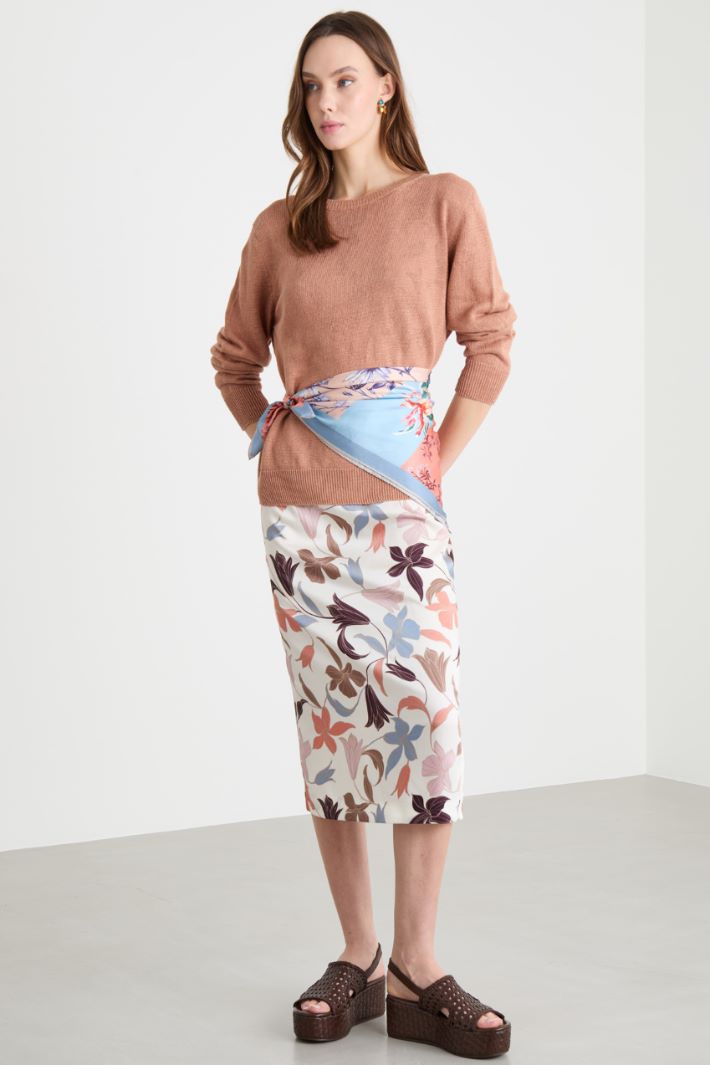 Crew-neck jumper in smooth-knit linen Intrend