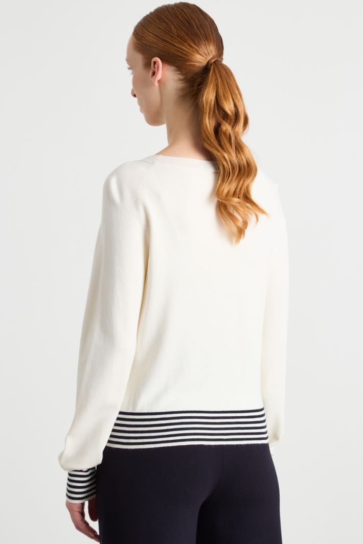 Slim-fit jumper with buttons Intrend - 4