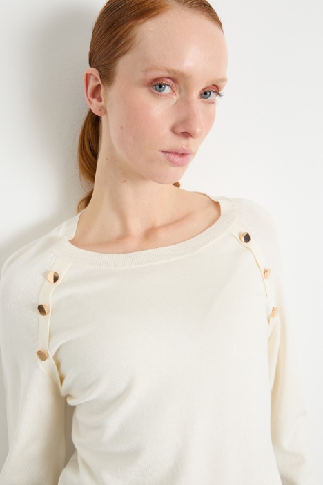 Maglia aderente con bottoni