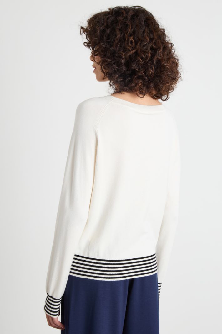 Slim-fit jumper with buttons Intrend - 4