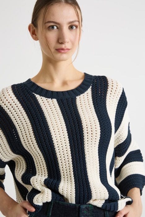 Maglia in maglia traforata