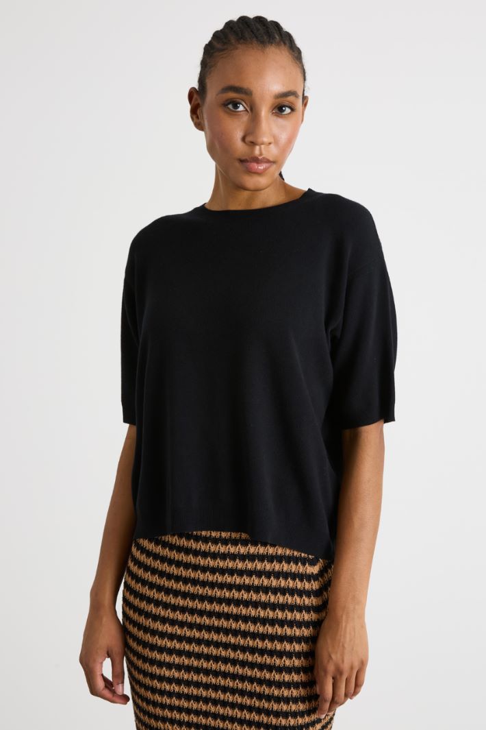 Short-sleeved knitted top Intrend - 2