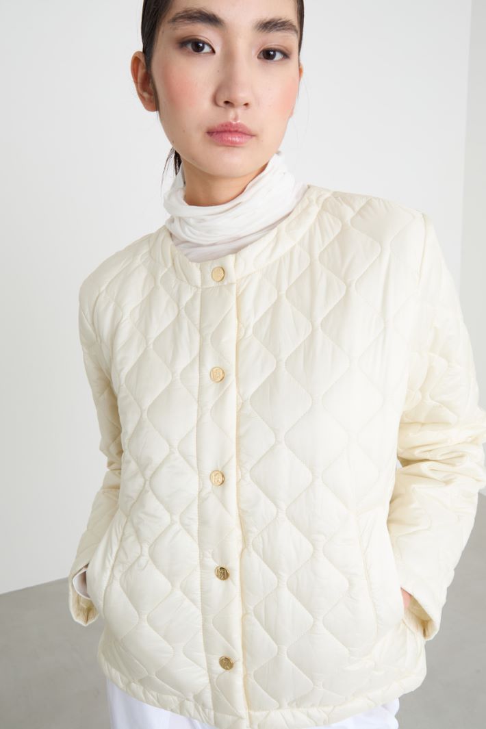 Hooded short padded jacket Intrend - 3