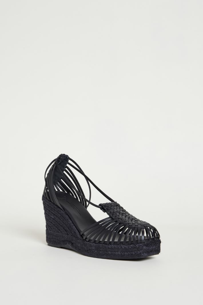 Woven leather sandals Intrend - 2