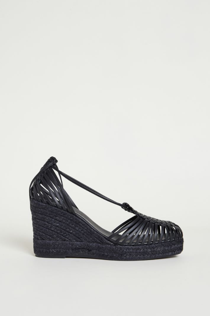 Woven leather sandals Intrend