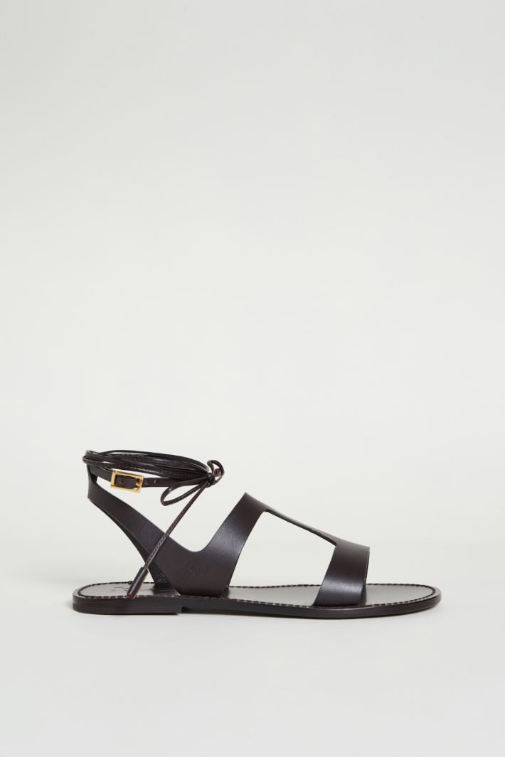 Lace-up leather sandals Intrend