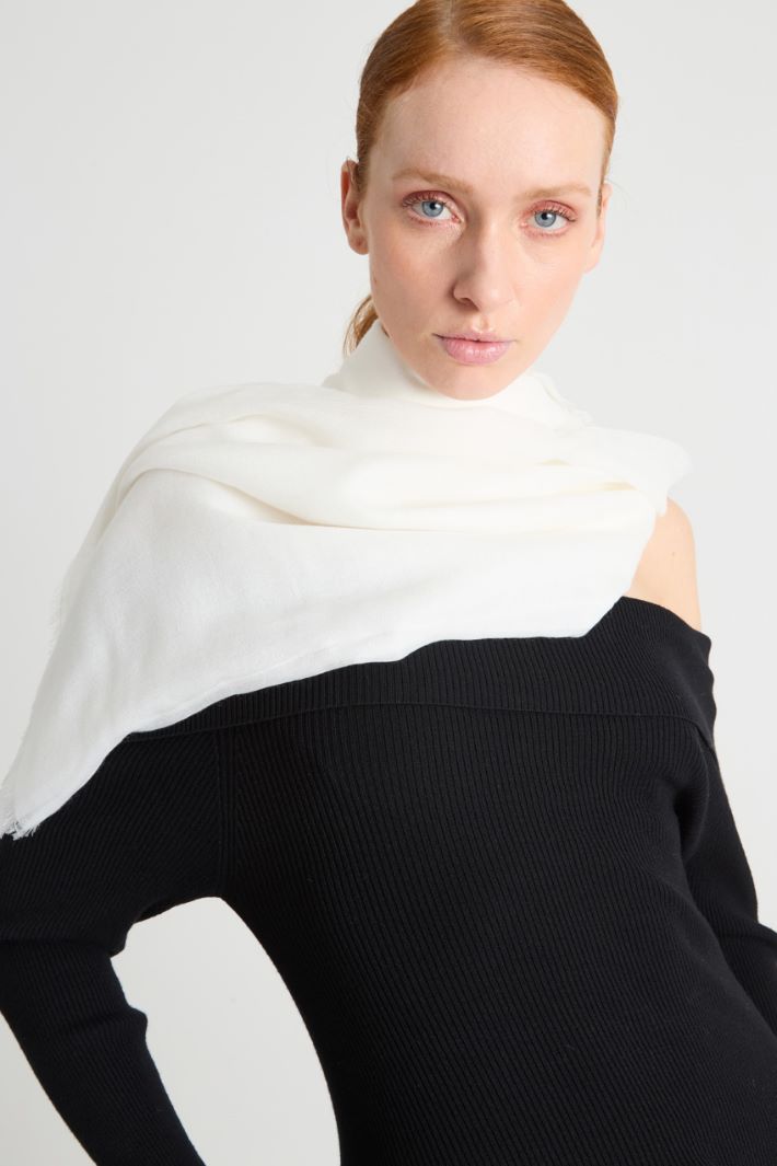 Fringed Shawl Intrend - 2