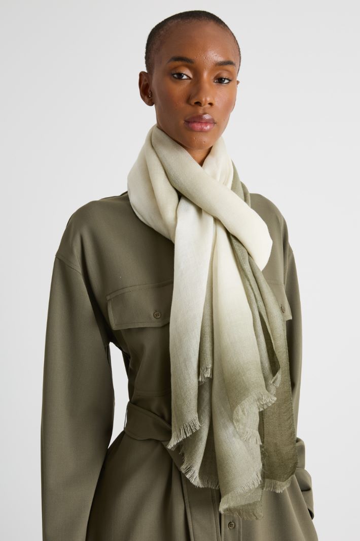 Dégradé-effect stole Intrend