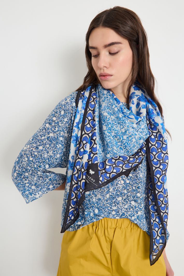 Patterned shawl Intrend
