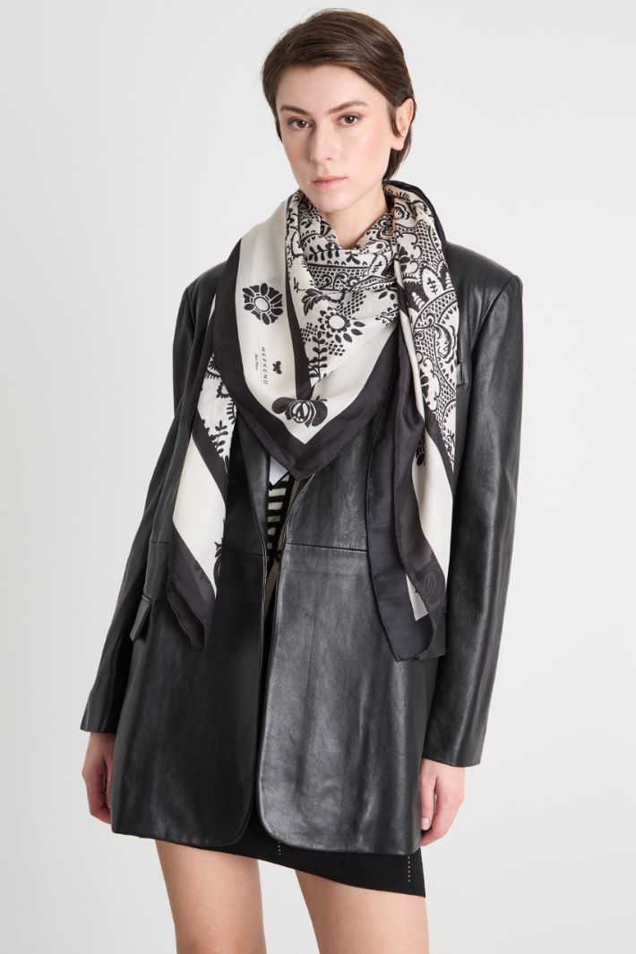 Patterned shawl Intrend - 2