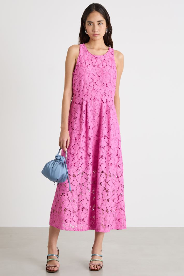 Rebrodé lace dress Intrend