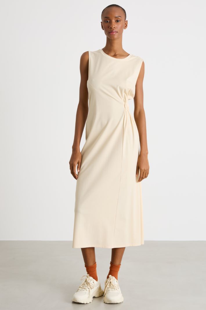 Fluid sleeveless dress Intrend - 2