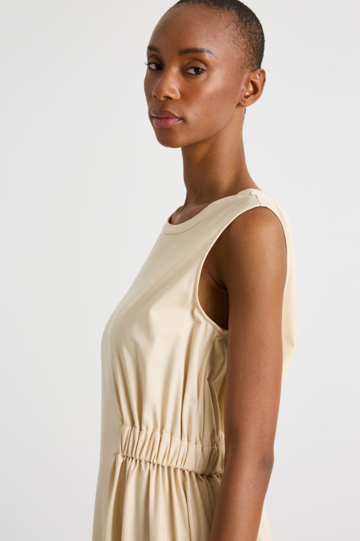 Fluid sleeveless dress Intrend - 3