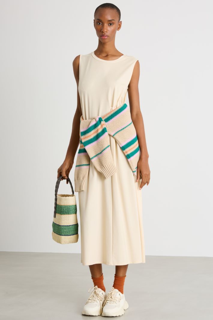 Fluid sleeveless dress Intrend