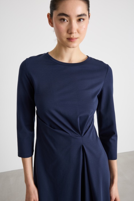 Vestido de jersey drapeado en la cintura