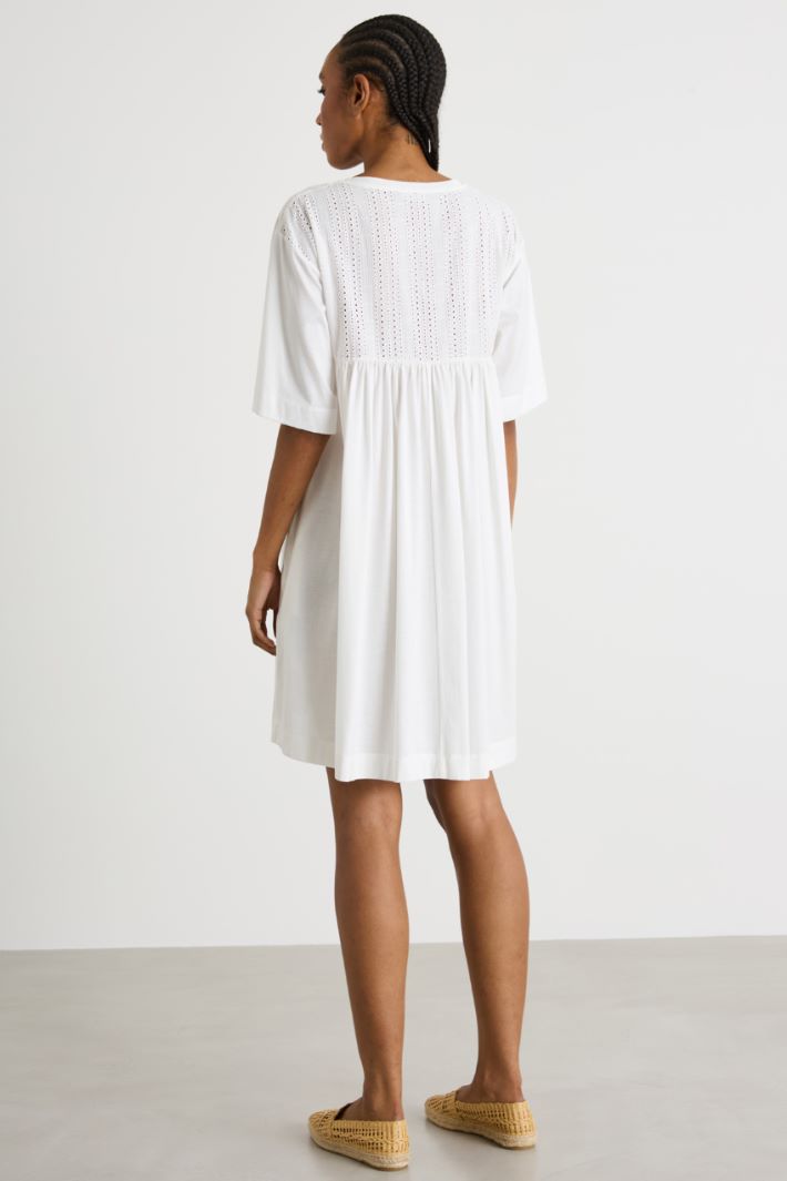 Abito in jersey con tasche Intrend - 4