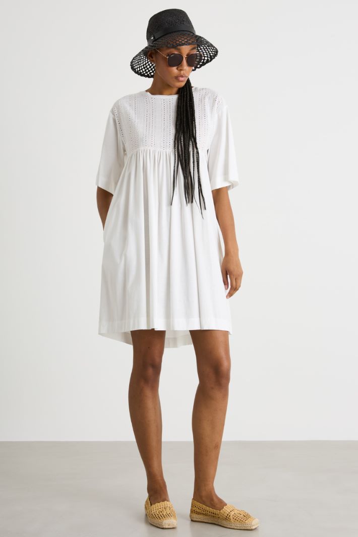 Abito in jersey con tasche Intrend