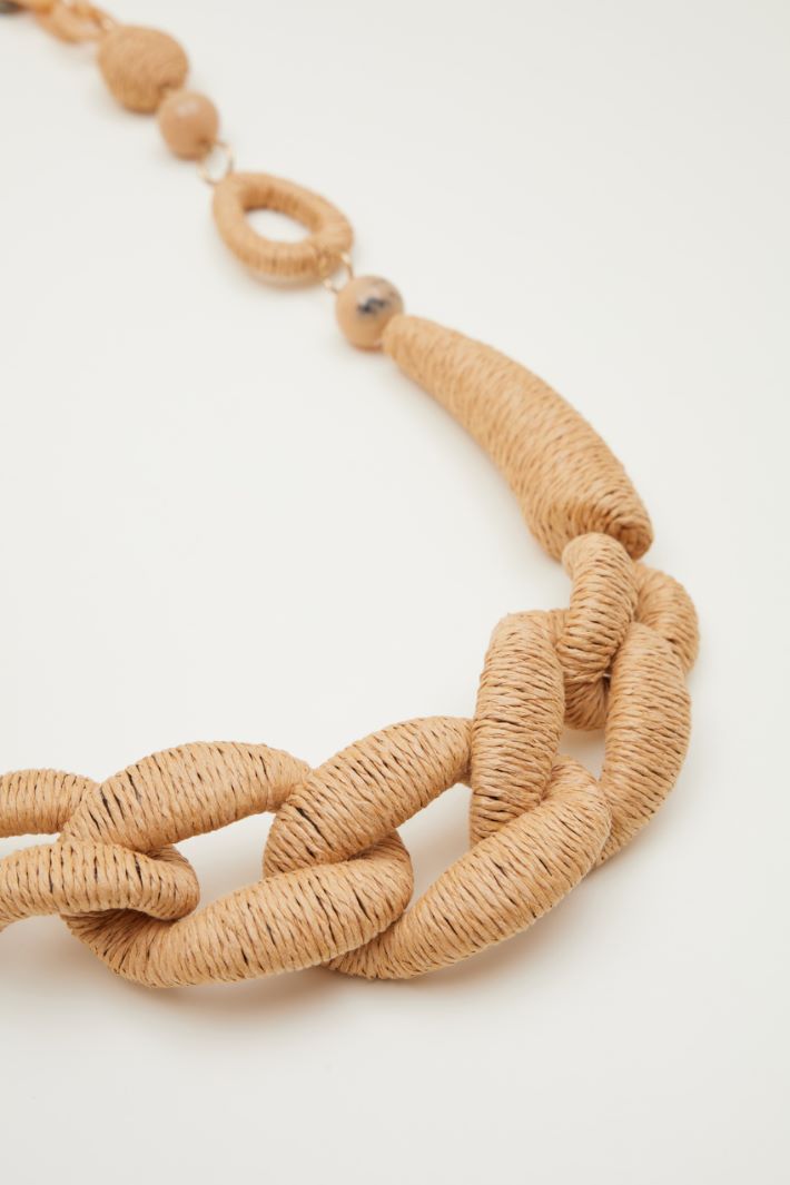 Straw and resin necklace Intrend - 2