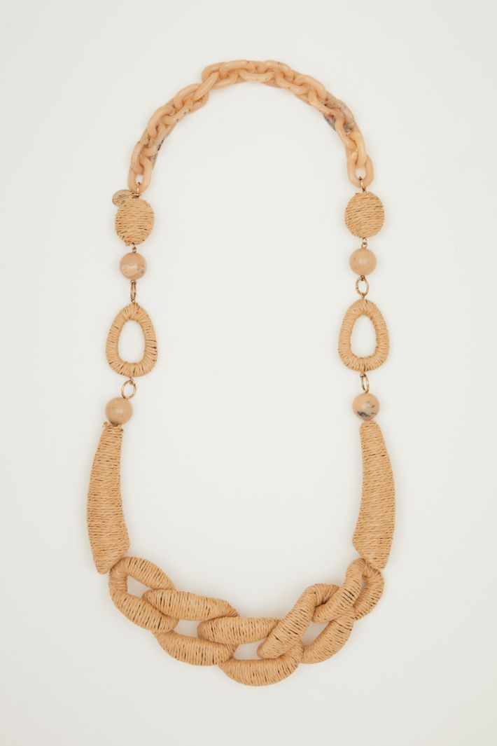 Straw and resin necklace Intrend