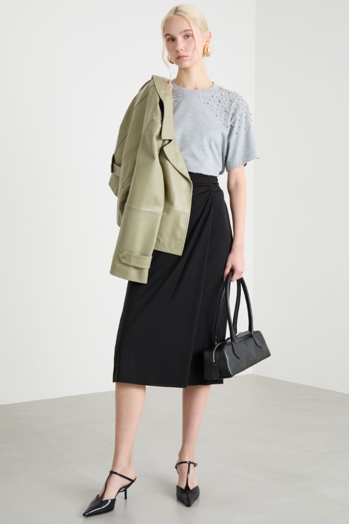 Asymmetrically draped midi skirt Intrend