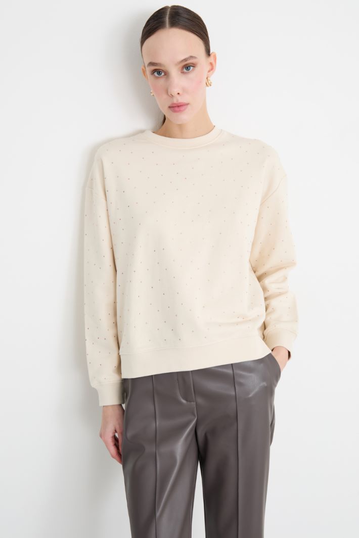 Rhinestone-Embellished Sweatshirt Intrend - 2