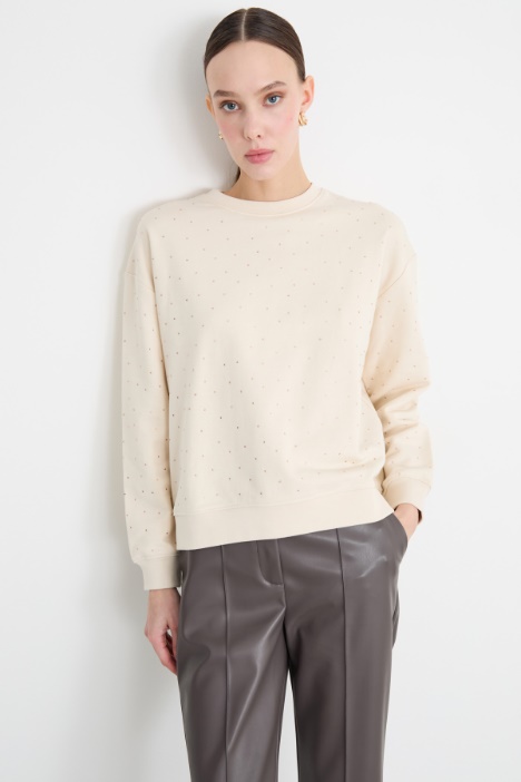 Rhinestone-Embellished Sweatshirt Intrend