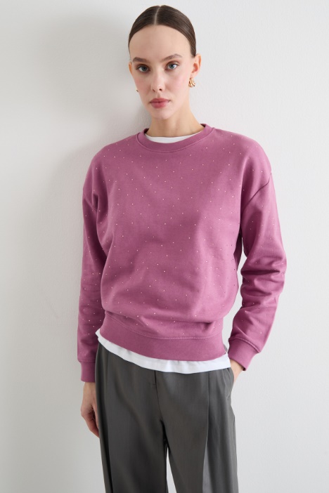 Rhinestone-Embellished Sweatshirt Intrend