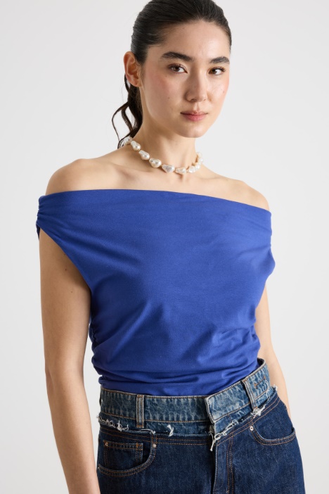 Off-the-Shoulder Top Intrend