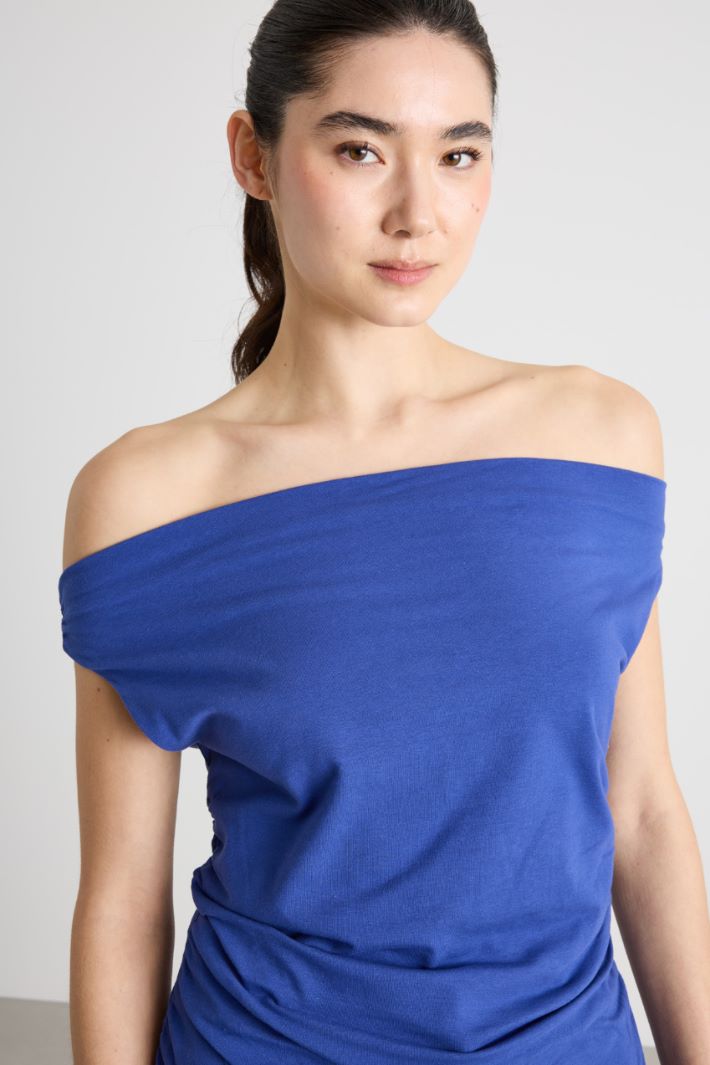 Off-the-Shoulder Top Intrend - 3