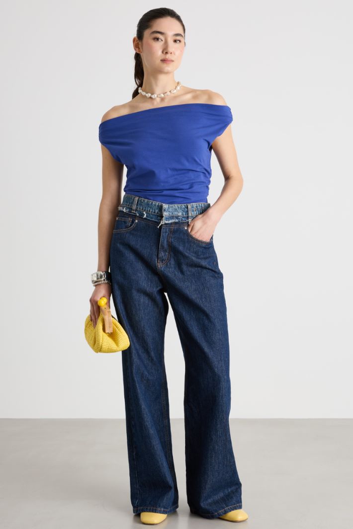 Off-the-Shoulder Top Intrend