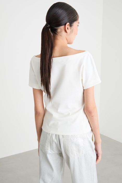 Top con escote amplio