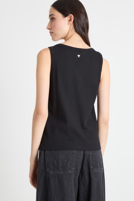 Canotta con spalline larghe