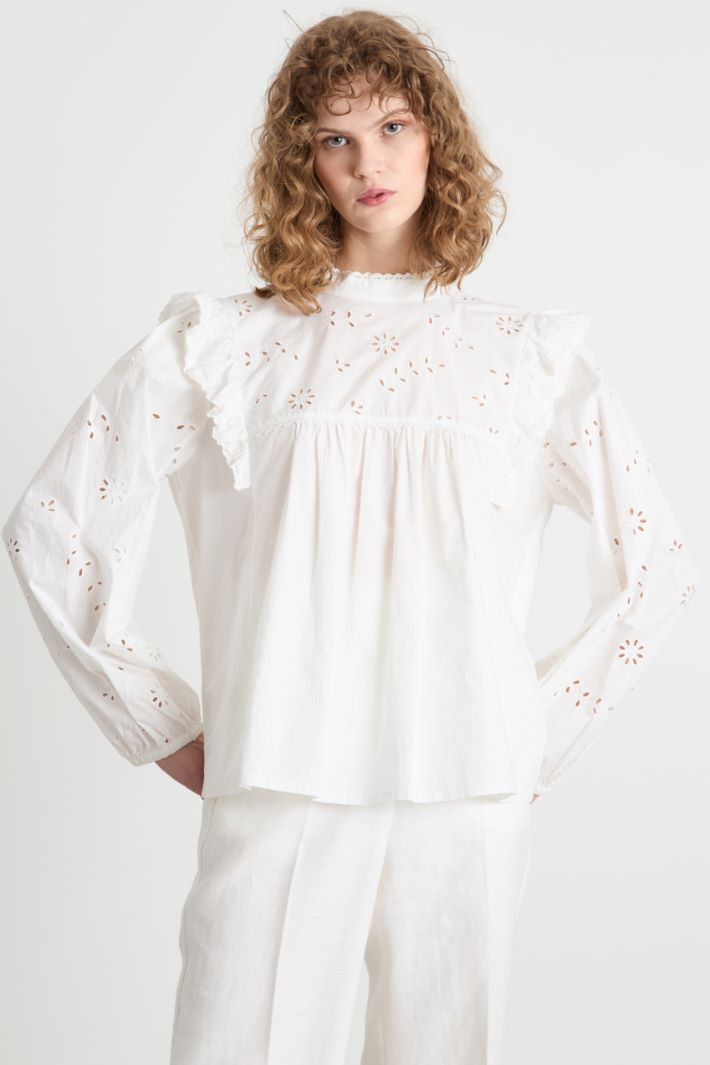 Ruffled Broderie Anglaise blouse Intrend - 2